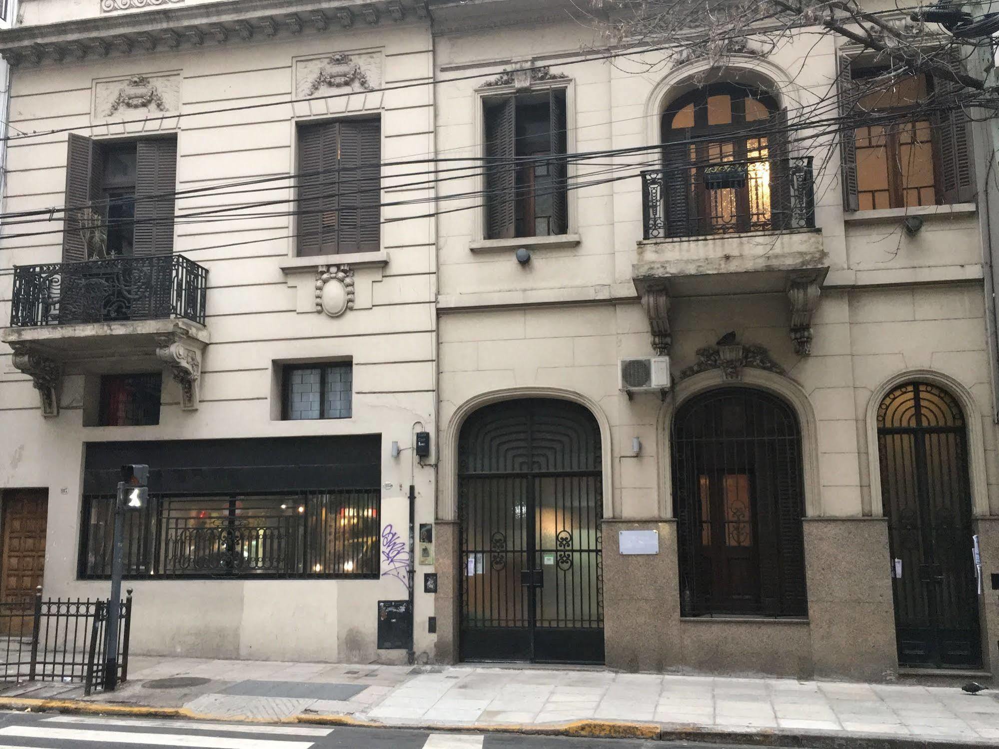 Petit Recoleta Hostel Buenos Aires Exterior photo